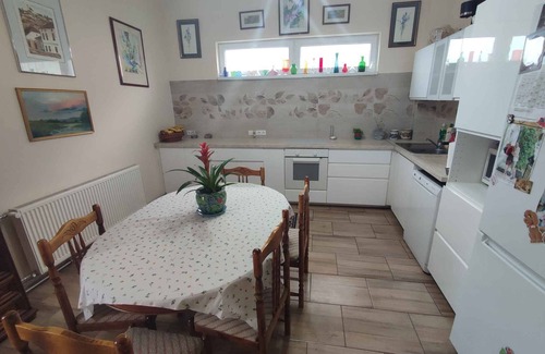 Balatonfoldvar Casa | Casa vacacional con WiFi y terraza