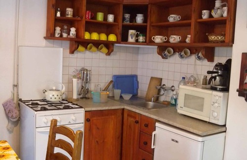 Siofok-Szabadifurdo Casa | Casa vacacional con terraza techada y parrilla