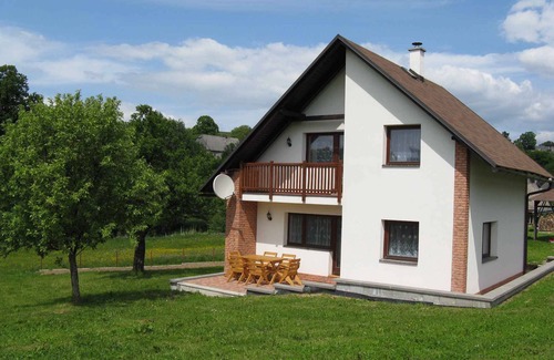 Mladkov Casa | Casa vacacional con chimenea y hogar