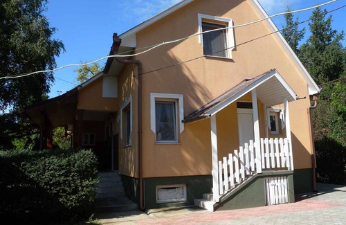Balatonlelle Casa | Casa vacacional con terraza y barbacoa