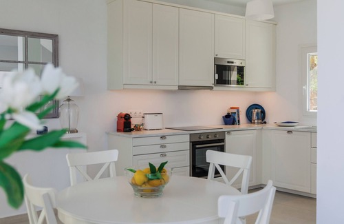 Apraos Casa | Holiday Home with large balcony and stunning Sea Views