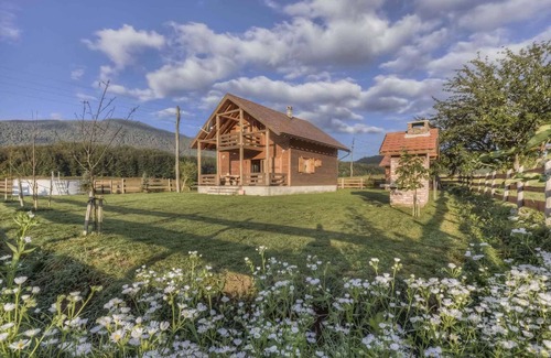 Smiljan Casa | Casa vacacional en un lugar tranquilo en el bosque