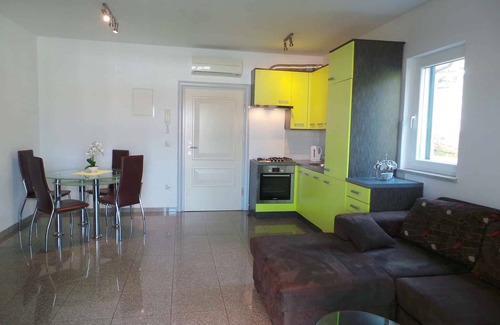 Milcetici Casa | Casa vacacional con piscina a 100 metros de la playa