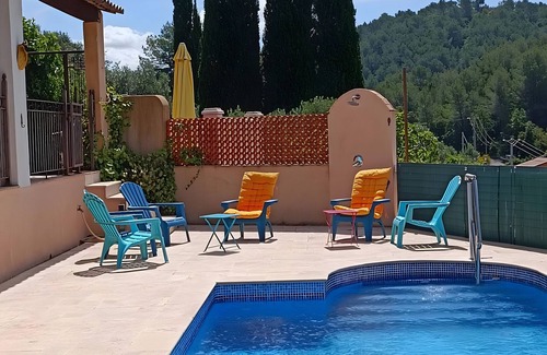 Callas Casa | Casa de vacaciones con piscina, vistas a la montaña, Wi-Fi y aire acondicionado