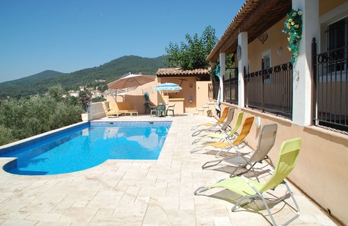 Callas Casa | Holiday Home with Pool, Mountain View, Wi-Fi and Air Conditioning