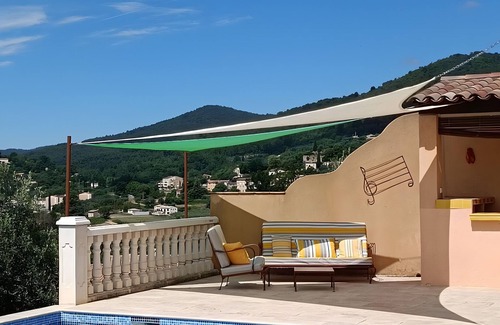Callas Casa | Holiday Home with Pool, Mountain View, Wi-Fi and Air Conditioning