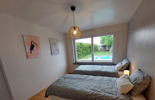 Koekelare Casa | holiday home with private heated swimming pool and outdoor sauna