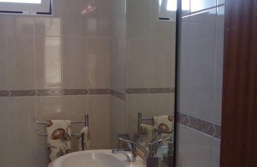 Monserrate Casa | Casa de vacaciones con piscina privada y excelentes vistas del Atlántico y las playas.