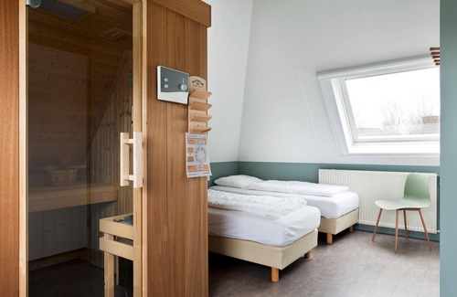 Eernewoude Casa | Casa de vacaciones con sauna, spa al aire libre y balandra (en temporada)