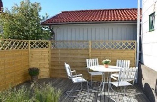 Lysekil Chalet De Esquí | Holiday home with sea views in Lysekil's most popular area, Gamlestan