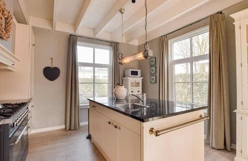 Kaatsheuvel Casa | Holiday home with wellness at the Efteling