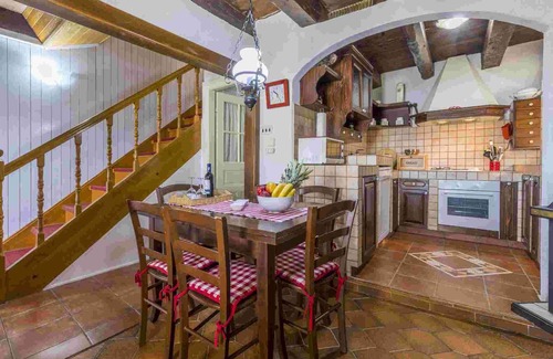 Dramalj Casa | Casa vacacional con aire acondicionado, internet y terraza con vistas al mar