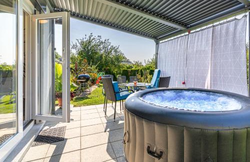 Tisina Apartamento | Holiday Home Zala with Jacuzzi - Happy Rentals