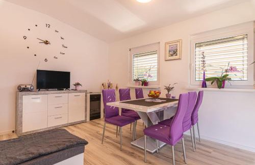 Tisina Apartamento | Holiday Home Zala with Jacuzzi - Happy Rentals