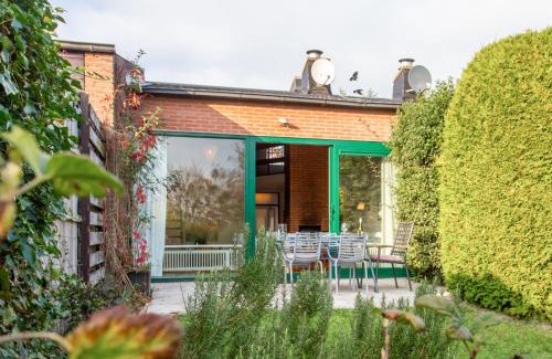 Nieuwvliet Casa | Holiday Home Zonnehof Nieuwvliet-Bad by Interhome