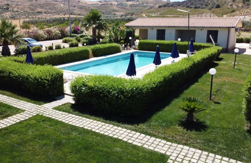 Cattolica Eraclea Casa | Casas de vacaciones con piscina y jardín, cerca del mar y muy bien comunicadas .......