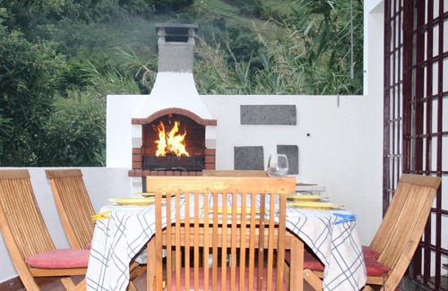 Ribeira Grande Casa | Casa de vacaciones Fenais da Ajuda para 2 - 5 personas con 2 dormitorios - Casa adosada