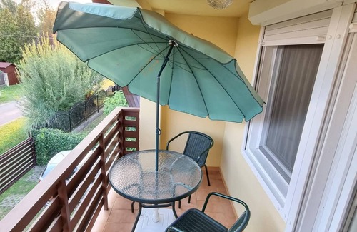 Balatonmariafurdo Casa | Casa de vacaciones Balatonmáriafürdõ para 1 - 6 personas con 3 dormitorios - Casa pareada