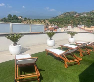Calatabiano Apartamento | Holiday house ice honey