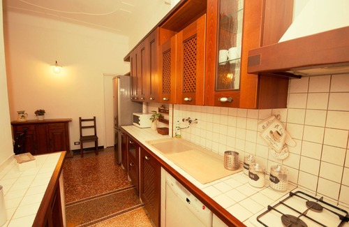 Castelletto Apartamento | casa de vacaciones en el centro de Génova, en el entorno elegante y relajante