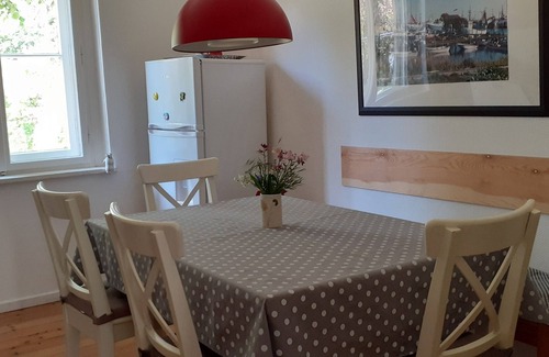 Potsdam Cabaña | Casa de vacaciones en el verde norte de Potsdam con un gran jardín