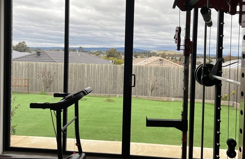 Wallan Casa | Holiday House in Wallan with mountain view.