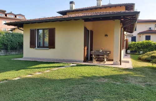 Travedona-Monate Casa | Casa de vacaciones Travedona Monate para 1 - 8 personas con 4 dormitorios - Casa de vacaciones