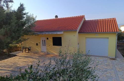 Mirce Casa | HOLIDAY HOUSE Ose