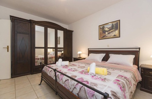 Presika Casa | Holiday house Presika for 1 - 6 persons with 3 bedrooms - Holiday home
