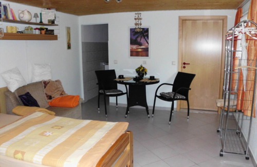 Sangerhausen Apartamento | Casa de vacaciones - propietario privado Kölzow