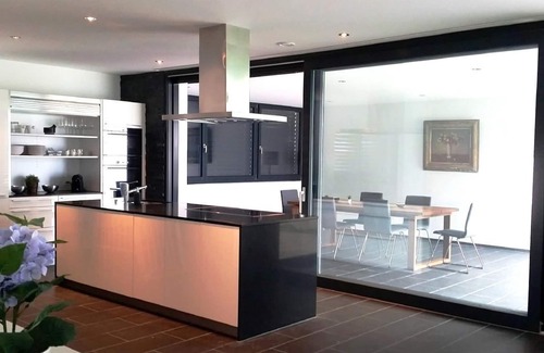 Sisikon Casa | Casa de vacaciones Sisikon para 1 - 10 personas con 4 dormitorios - Casa de vacaciones independiente