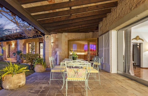 Sa Creu Vermella Casa | Holiday house Son Ferriol for 1 - 12 persons with 12 bedrooms - Holiday house