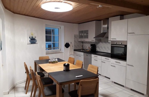 Uerzig Casa | Casa de vacaciones Ürzig para 1 - 10 personas con 4 dormitorios - Casa adosada