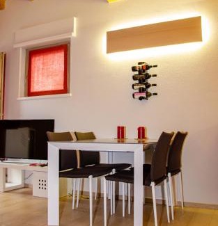 Tirano Apartamento | Holiday House Viola