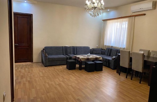 Vagharshapat Casa | Holiday house with pool / Дом отдыха с бассейном