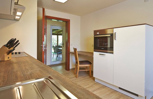 Angern Casa | Casa de vacaciones con piscina y sauna en medio del bosque en el carril bici Elba