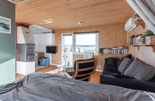 Hoviksnas Casa | Holiday house with sea views and private beach on Tjörn