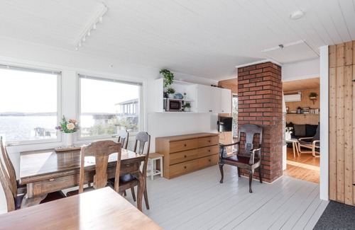Hoviksnas Chalet De Esquí | Holiday house with sea views and private beach on Tjörn | SE09009