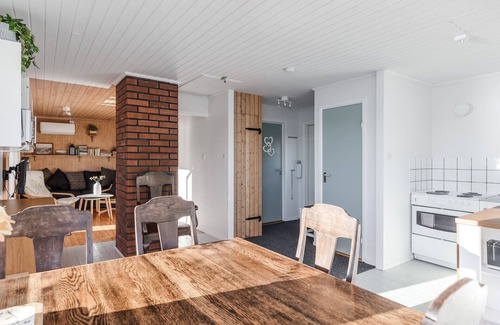 Hoviksnas Chalet De Esquí | Holiday house with sea views and private beach on Tjörn | SE09009