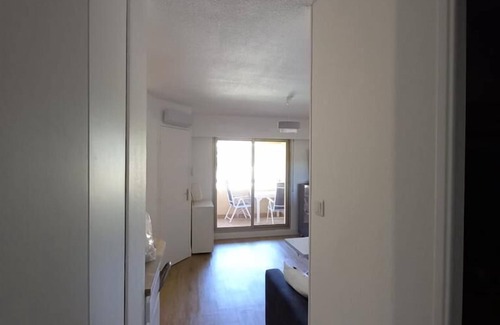 Six-Fours-les-Plages Apartamento | Holiday in the sun air-conditioned sea view apartment 150m from the sea