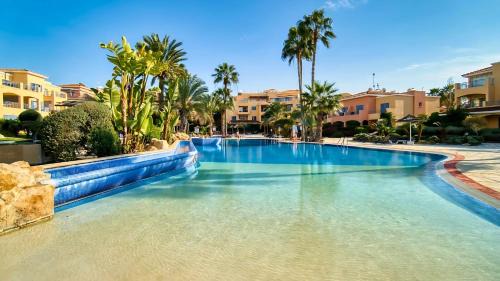 Paphos Apartamento | Holiday in Paphos, Prime Location Resort Pools, Jacuzzis, Harbor & 300m to the Beach