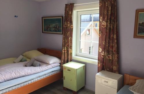 Oksnes Apartamento | Holiday in the former fishing factory Arntzen-brygga