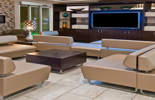 Austin Hotel | Holiday Inn Austin Airport by IHG