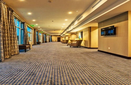 Austin Hotel | Holiday Inn Austin Airport by IHG