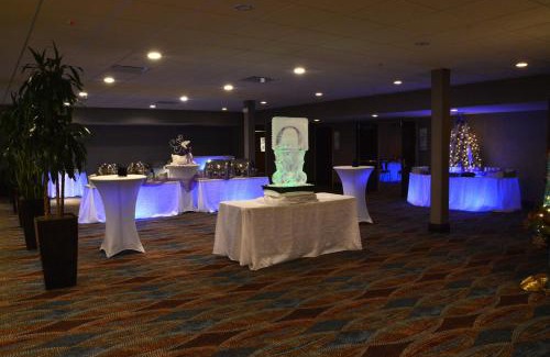 Canton Hotel | Holiday Inn Canton-Belden Village by IHG