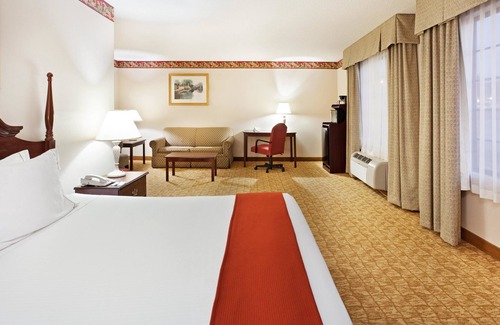 Winston - Salem Hotel | Holiday Inn Exp Winston Salem by IHG