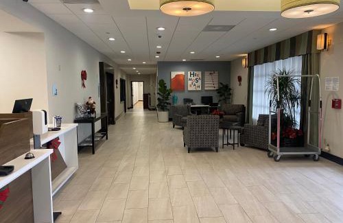 Hermosa Beach Hotel | Holiday Inn Express Hotel & Suites Hermosa Beach by IHG