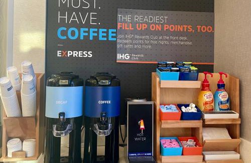 Hermosa Beach Hotel | Holiday Inn Express Hotel & Suites Hermosa Beach by IHG