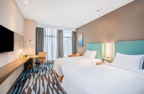 Xihu Hotel | Holiday Inn Express Hangzhou Huanglong, an IHG Hotel