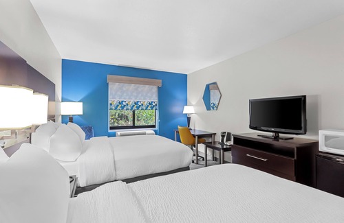 Nitro Hotel | Holiday Inn Express Hotel & Suites Cross Lanes by IHG